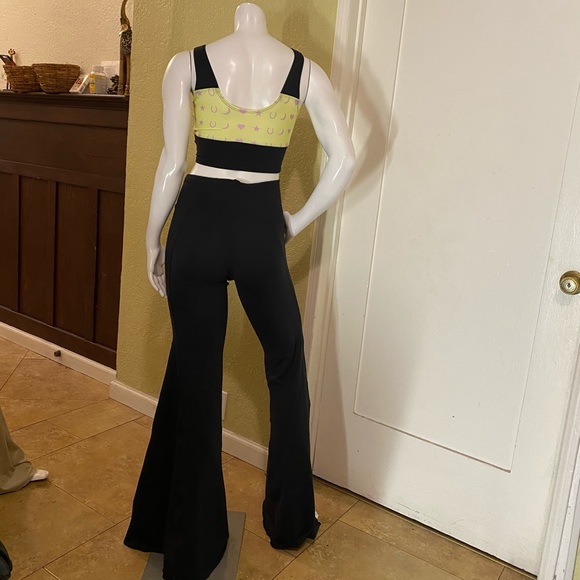 Top - Picture 2 of 12